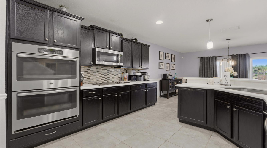 DAVENPORT, Florida 33837, 5 Bedrooms Bedrooms, ,3 BathroomsBathrooms,Residential,For Sale,GRANADA,0,MFRG5113198