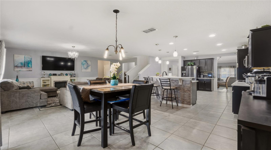 DAVENPORT, Florida 33837, 5 Bedrooms Bedrooms, ,3 BathroomsBathrooms,Residential,For Sale,GRANADA,0,MFRG5113198