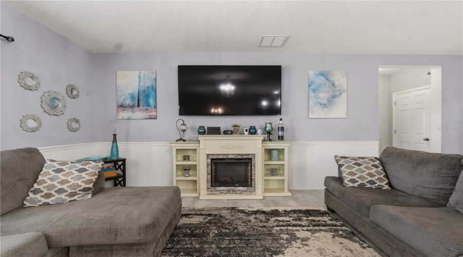 DAVENPORT, Florida 33837, 5 Bedrooms Bedrooms, ,3 BathroomsBathrooms,Residential,For Sale,GRANADA,0,MFRG5113198
