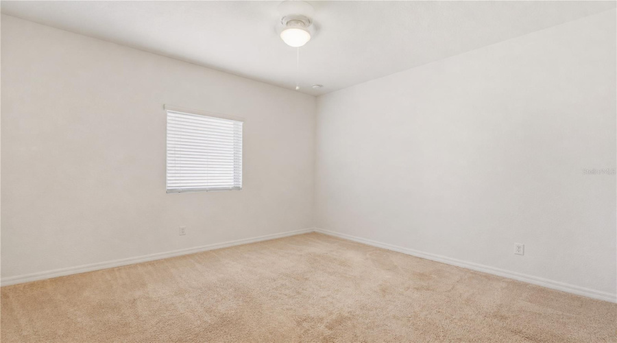 DAVENPORT, Florida 33837, 5 Bedrooms Bedrooms, ,3 BathroomsBathrooms,Residential,For Sale,GRANADA,0,MFRG5113198