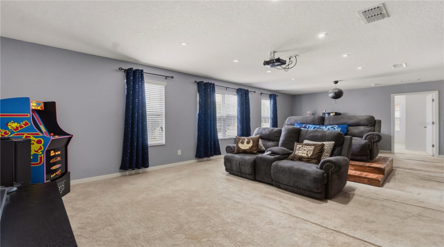 DAVENPORT, Florida 33837, 5 Bedrooms Bedrooms, ,3 BathroomsBathrooms,Residential,For Sale,GRANADA,0,MFRG5113198