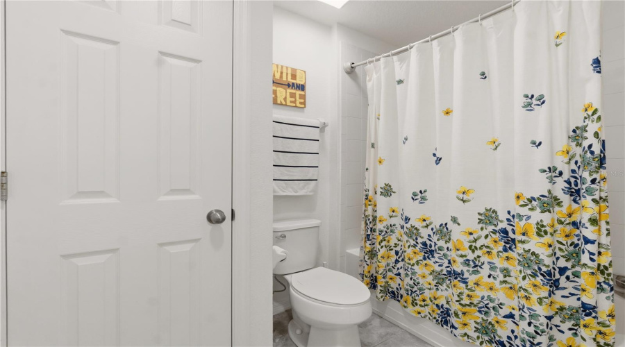 DAVENPORT, Florida 33837, 5 Bedrooms Bedrooms, ,3 BathroomsBathrooms,Residential,For Sale,GRANADA,0,MFRG5113198