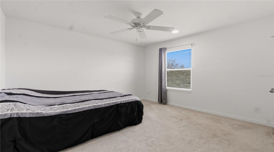 DAVENPORT, Florida 33837, 5 Bedrooms Bedrooms, ,3 BathroomsBathrooms,Residential,For Sale,GRANADA,0,MFRG5113198