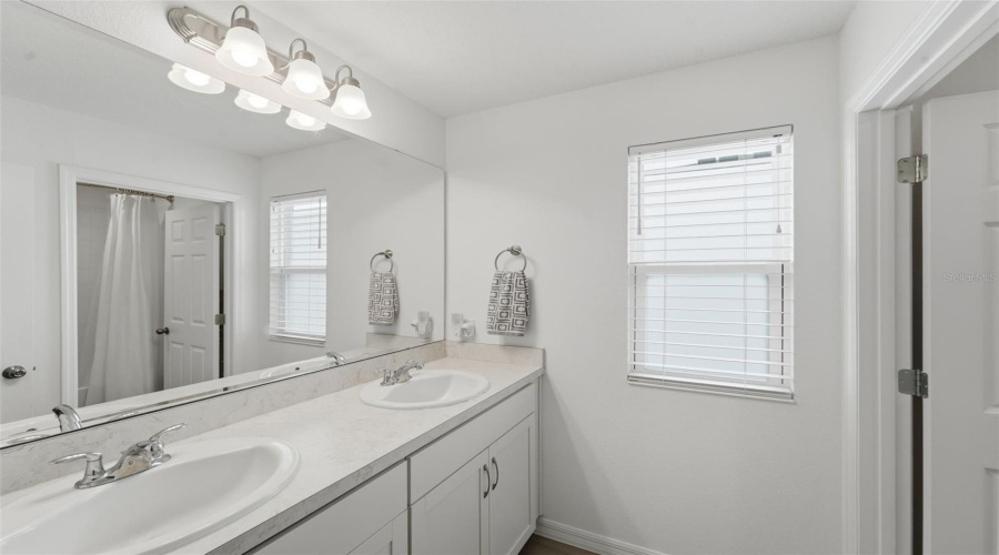 KISSIMMEE, Florida 34746, 4 Bedrooms Bedrooms, ,2 BathroomsBathrooms,Residential,For Sale,WISPY CYPRESS,0,MFRV4948931