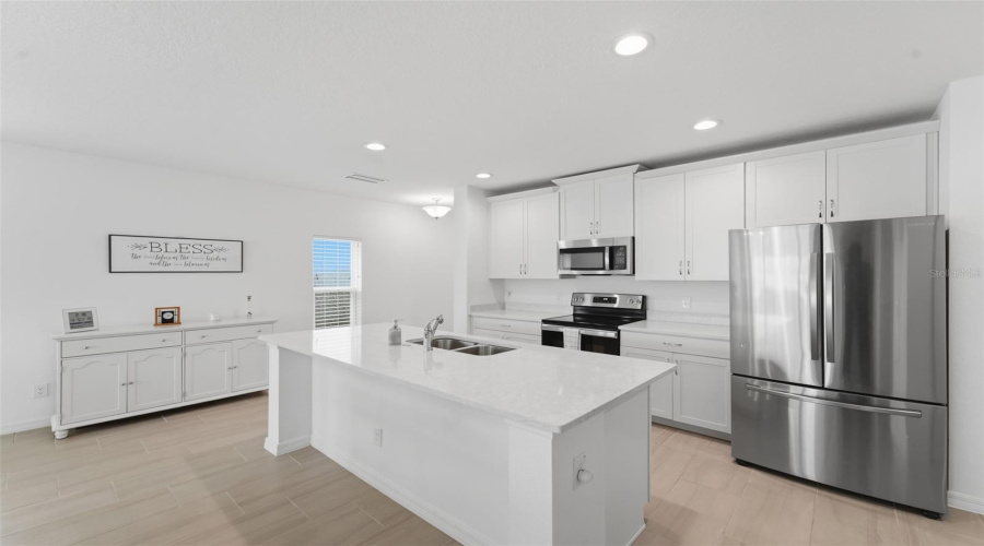 KISSIMMEE, Florida 34746, 4 Bedrooms Bedrooms, ,2 BathroomsBathrooms,Residential,For Sale,WISPY CYPRESS,0,MFRV4948931