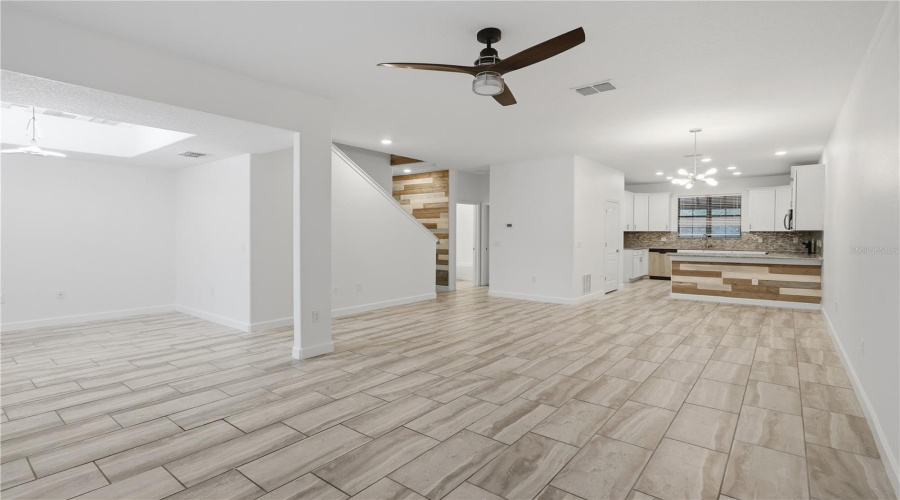 DAVENPORT, Florida 33896, 4 Bedrooms Bedrooms, ,4 BathroomsBathrooms,Residential,For Sale,SHINNECOCK HILLS,0,MFRV4948166