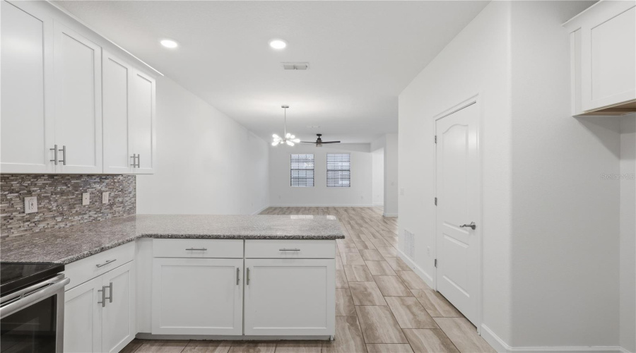 DAVENPORT, Florida 33896, 4 Bedrooms Bedrooms, ,4 BathroomsBathrooms,Residential,For Sale,SHINNECOCK HILLS,0,MFRV4948166