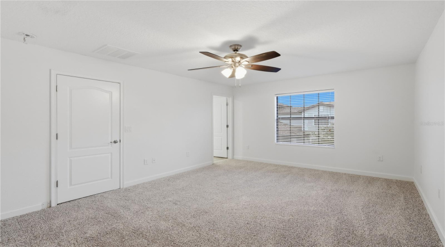 DAVENPORT, Florida 33896, 4 Bedrooms Bedrooms, ,4 BathroomsBathrooms,Residential,For Sale,SHINNECOCK HILLS,0,MFRV4948166