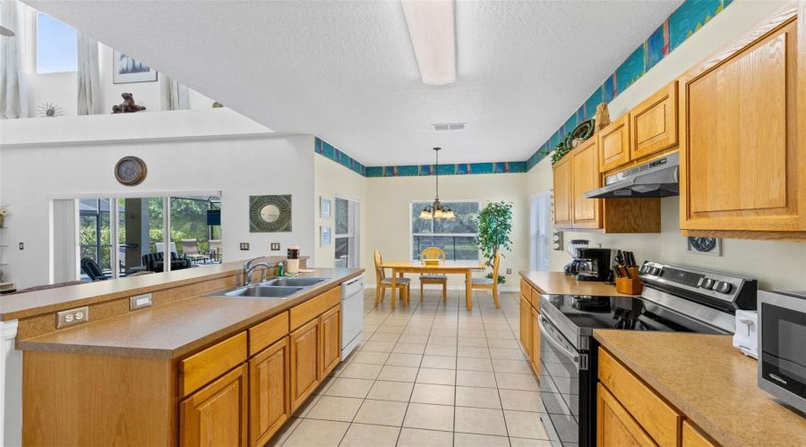 KISSIMMEE, Florida 34746, 5 Bedrooms Bedrooms, ,3 BathroomsBathrooms,Residential,For Sale,CUMBRIAN LAKES,0,MFRO6412906