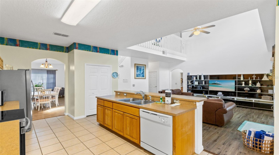 KISSIMMEE, Florida 34746, 5 Bedrooms Bedrooms, ,3 BathroomsBathrooms,Residential,For Sale,CUMBRIAN LAKES,0,MFRO6412906