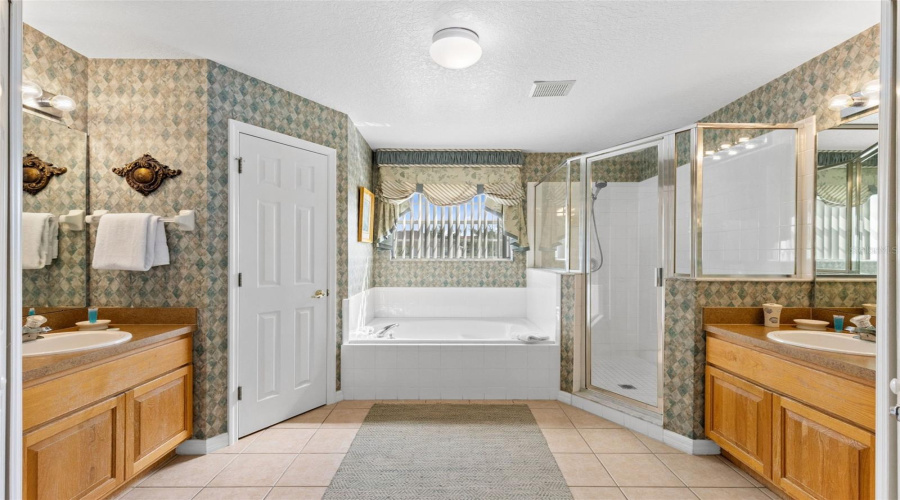 KISSIMMEE, Florida 34746, 5 Bedrooms Bedrooms, ,3 BathroomsBathrooms,Residential,For Sale,CUMBRIAN LAKES,0,MFRO6412906