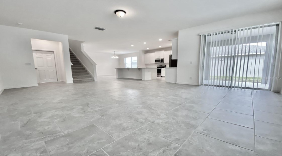 DAVENPORT, Florida 33837, 5 Bedrooms Bedrooms, ,3 BathroomsBathrooms,Residential,For Sale,AVENAL,0,MFRO6413408