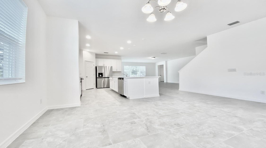 DAVENPORT, Florida 33837, 5 Bedrooms Bedrooms, ,3 BathroomsBathrooms,Residential,For Sale,AVENAL,0,MFRO6413408