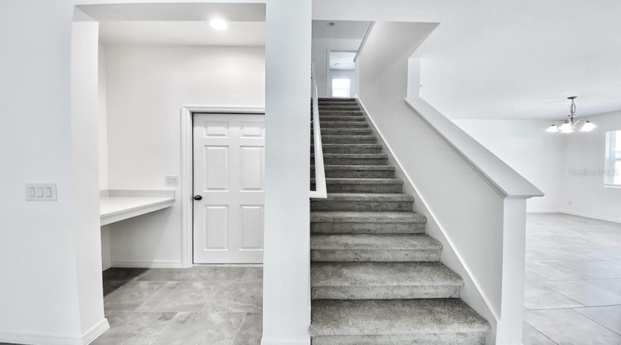 DAVENPORT, Florida 33837, 5 Bedrooms Bedrooms, ,3 BathroomsBathrooms,Residential,For Sale,AVENAL,0,MFRO6413408