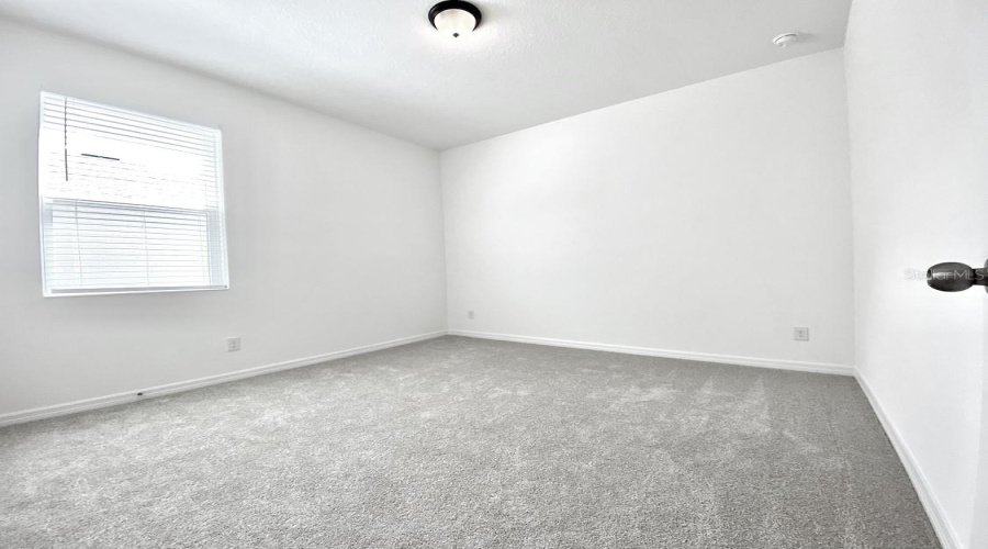 DAVENPORT, Florida 33837, 5 Bedrooms Bedrooms, ,3 BathroomsBathrooms,Residential,For Sale,AVENAL,0,MFRO6413408
