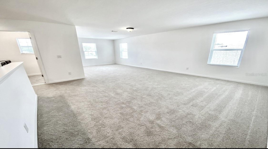 DAVENPORT, Florida 33837, 5 Bedrooms Bedrooms, ,3 BathroomsBathrooms,Residential,For Sale,AVENAL,0,MFRO6413408