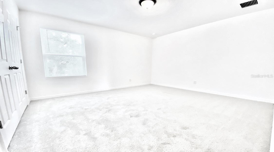 DAVENPORT, Florida 33837, 5 Bedrooms Bedrooms, ,3 BathroomsBathrooms,Residential,For Sale,AVENAL,0,MFRO6413408