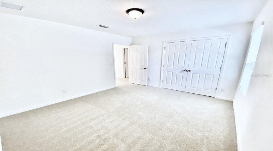 DAVENPORT, Florida 33837, 5 Bedrooms Bedrooms, ,3 BathroomsBathrooms,Residential,For Sale,AVENAL,0,MFRO6413408
