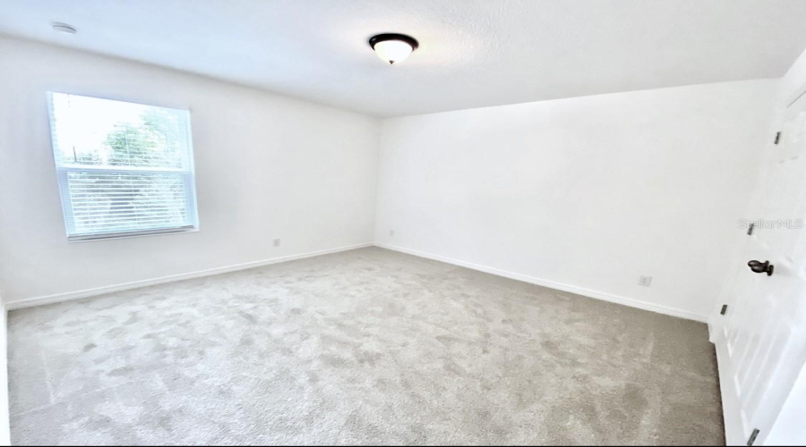 DAVENPORT, Florida 33837, 5 Bedrooms Bedrooms, ,3 BathroomsBathrooms,Residential,For Sale,AVENAL,0,MFRO6413408