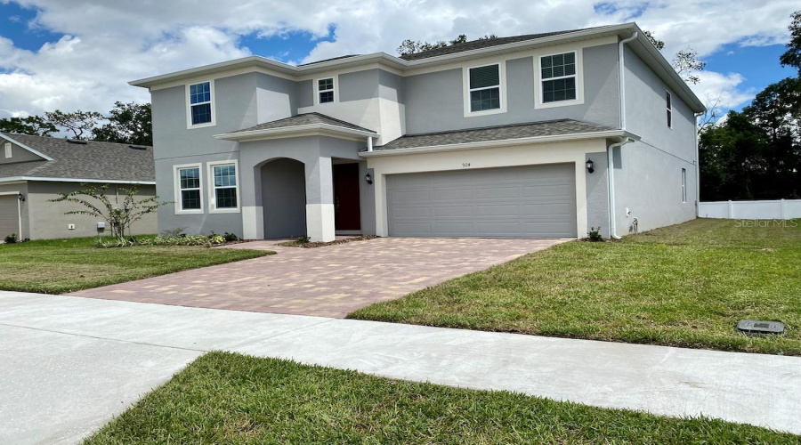 DAVENPORT, Florida 33837, 5 Bedrooms Bedrooms, ,3 BathroomsBathrooms,Residential,For Sale,AVENAL,0,MFRO6413408