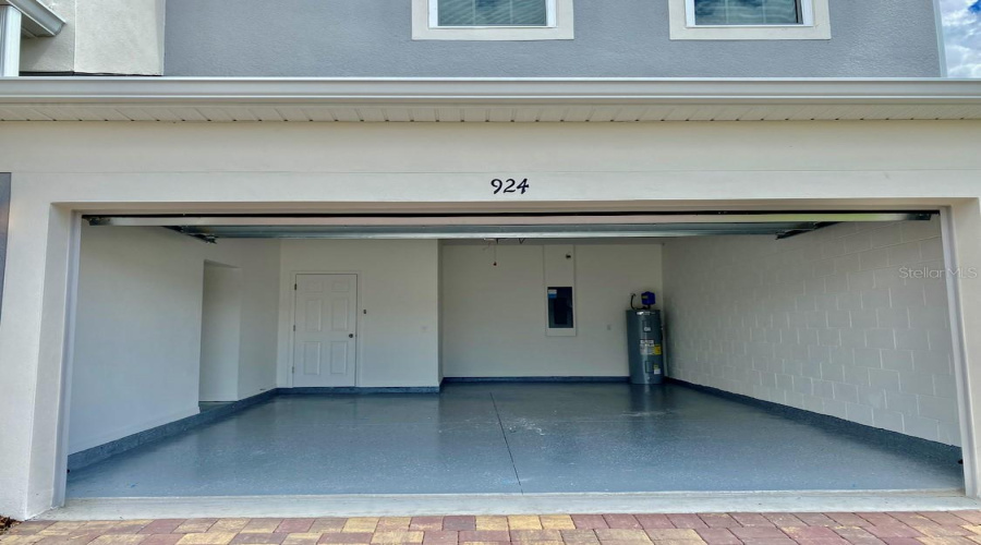 DAVENPORT, Florida 33837, 5 Bedrooms Bedrooms, ,3 BathroomsBathrooms,Residential,For Sale,AVENAL,0,MFRO6413408