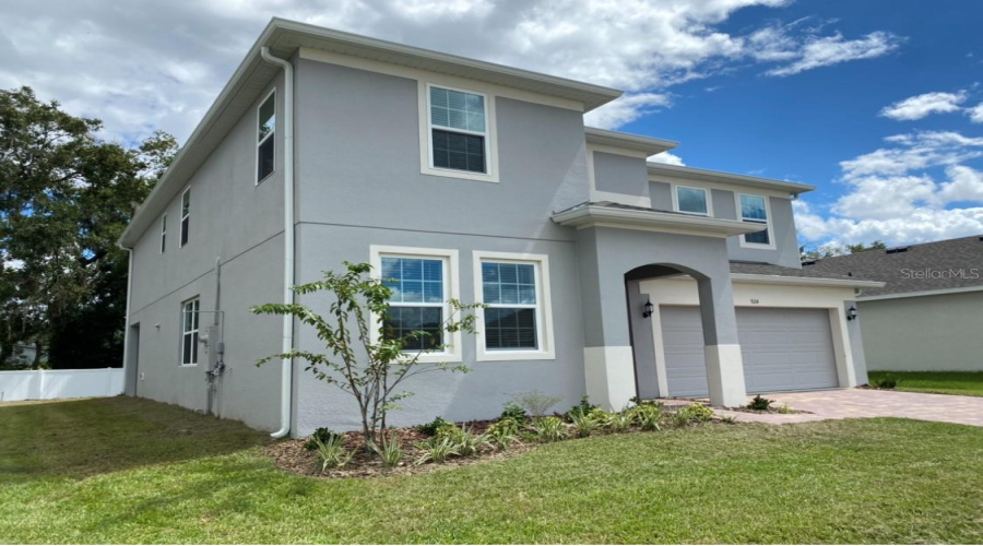 DAVENPORT, Florida 33837, 5 Bedrooms Bedrooms, ,3 BathroomsBathrooms,Residential,For Sale,AVENAL,0,MFRO6413408