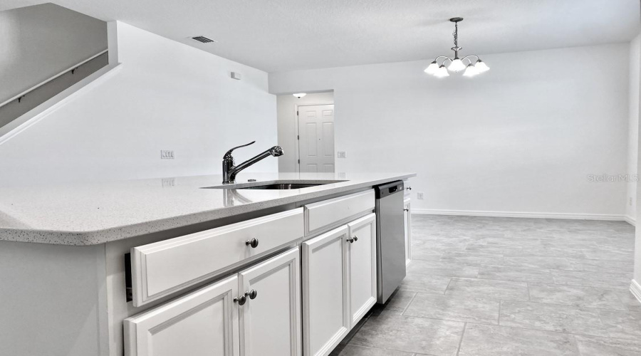 DAVENPORT, Florida 33837, 5 Bedrooms Bedrooms, ,3 BathroomsBathrooms,Residential,For Sale,AVENAL,0,MFRO6413408