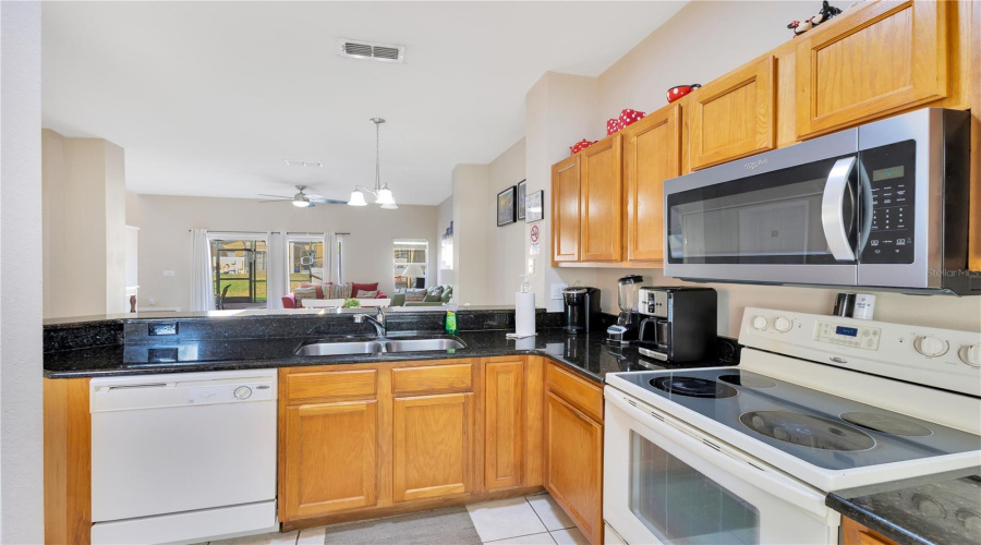 KISSIMMEE, Florida 34747, 3 Bedrooms Bedrooms, ,2 BathroomsBathrooms,Residential,For Sale,BAY LILLY,0,MFRO6412829