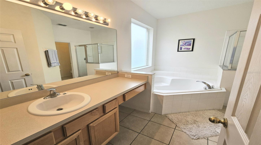 KISSIMMEE, Florida 34746, 7 Bedrooms Bedrooms, ,4 BathroomsBathrooms,Residential,For Sale,HIDEAWAY BEACH,0,MFRS5151084