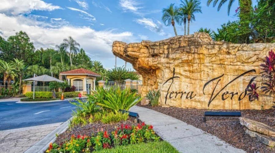 KISSIMMEE, Florida 34746, 7 Bedrooms Bedrooms, ,4 BathroomsBathrooms,Residential,For Sale,HIDEAWAY BEACH,0,MFRS5151084