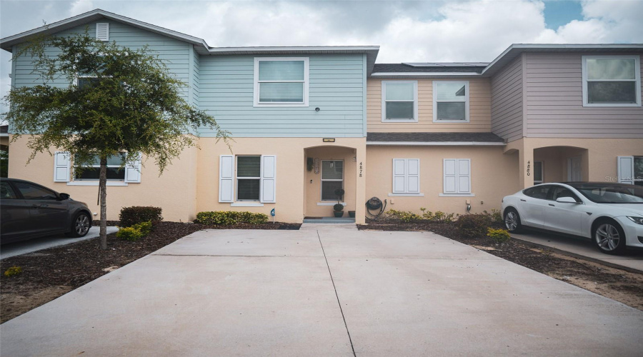 KISSIMMEE, Florida 34746, 3 Bedrooms Bedrooms, ,2 BathroomsBathrooms,Residential,For Sale,CORAL CASTLE,0,MFRS5151187