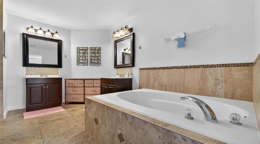 DAVENPORT, Florida 33837, 3 Bedrooms Bedrooms, ,2 BathroomsBathrooms,Residential,For Sale,DELANCEY,0,MFRO6413413
