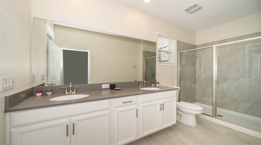 KISSIMMEE, Florida 34746, 5 Bedrooms Bedrooms, ,5 BathroomsBathrooms,Residential,For Sale,BOOKMARK,0,MFRS5151257