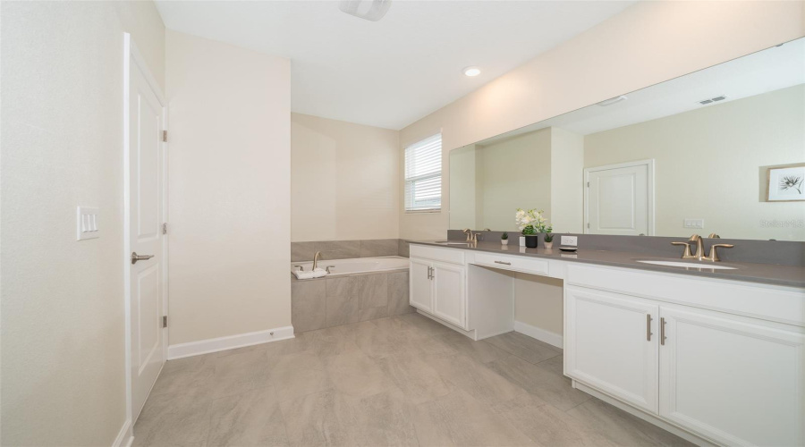 KISSIMMEE, Florida 34746, 5 Bedrooms Bedrooms, ,5 BathroomsBathrooms,Residential,For Sale,BOOKMARK,0,MFRS5151257