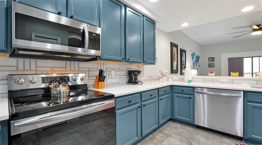 KISSIMMEE, Florida 34747, 2 Bedrooms Bedrooms, ,2 BathroomsBathrooms,Residential,For Sale,PIRATES RETREAT,0,MFRS5134118
