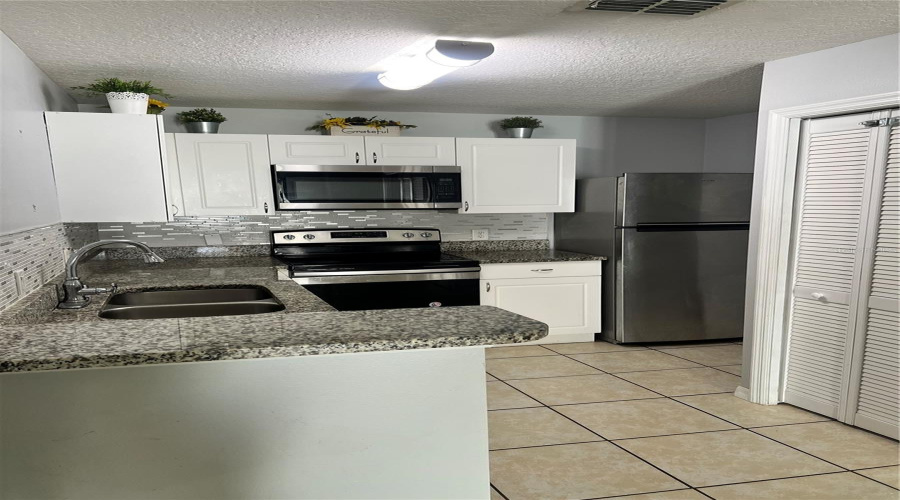 KISSIMMEE, Florida 34747, 3 Bedrooms Bedrooms, ,2 BathroomsBathrooms,Residential,For Sale,GRAND PALMS,0,MFRO6412944
