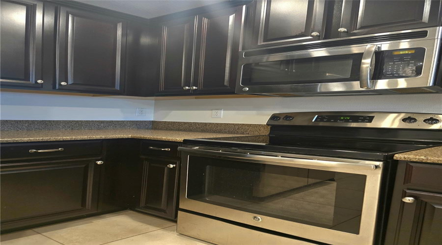 DAVENPORT, Florida 33896, 2 Bedrooms Bedrooms, ,2 BathroomsBathrooms,Residential,For Sale,AZALEA SANDS,0,MFRP4937681