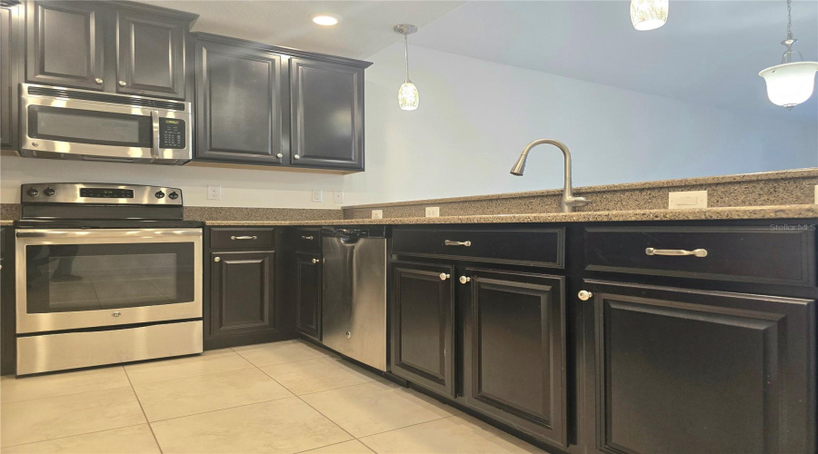 DAVENPORT, Florida 33896, 2 Bedrooms Bedrooms, ,2 BathroomsBathrooms,Residential,For Sale,AZALEA SANDS,0,MFRP4937681