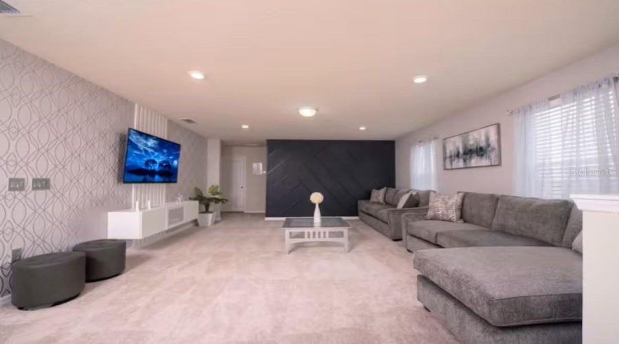 DAVENPORT, Florida 33897, 7 Bedrooms Bedrooms, ,6 BathroomsBathrooms,Residential,For Sale,SUMMER,0,MFRO6412823