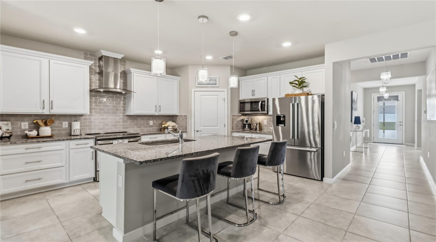 KISSIMMEE, Florida 34746, 3 Bedrooms Bedrooms, ,2 BathroomsBathrooms,Residential,For Sale,ROYAL POINT,0,MFRO6413455
