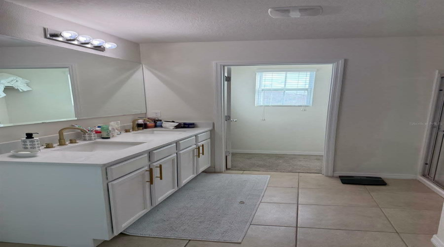 DAVENPORT, Florida 33837, 5 Bedrooms Bedrooms, ,3 BathroomsBathrooms,Residential,For Sale,NOVA,0,MFRS5135451