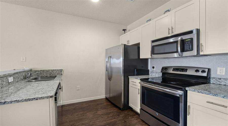 KISSIMMEE, Florida 34746, 3 Bedrooms Bedrooms, ,2 BathroomsBathrooms,Residential,For Sale,EDENSHIRE,0,MFRO6413995