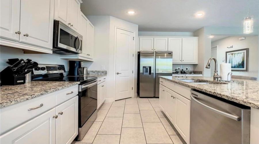 Kissimmee, Florida 34747, 4 Bedroom Bedrooms, ,3 Bathroombathrooms,Residential,For Sale,Southfield,0,Mfrs5151092