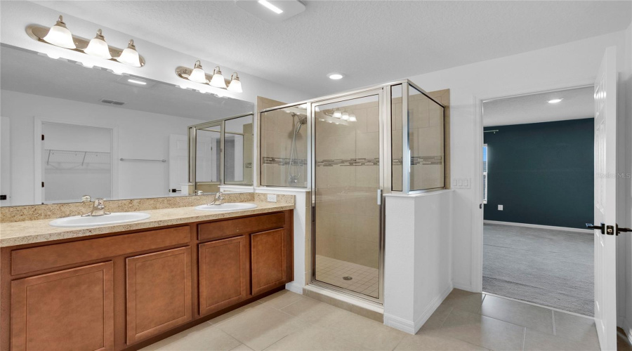 DAVENPORT, Florida 33897, 5 Bedrooms Bedrooms, ,3 BathroomsBathrooms,Residential,For Sale,OGELTHORPE,0,MFRO6413091