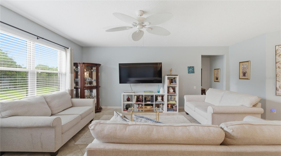 DAVENPORT, Florida 33837, 3 Bedrooms Bedrooms, ,2 BathroomsBathrooms,Residential,For Sale,GRANADA,0,MFRO6413709