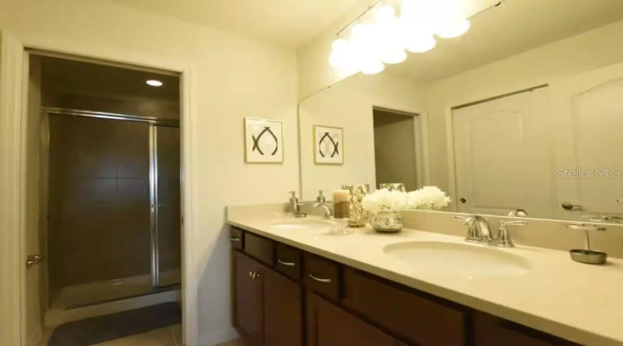 KISSIMMEE, Florida 34747, 5 Bedrooms Bedrooms, ,4 BathroomsBathrooms,Residential,For Sale,SYDNEY,0,MFRO6412966