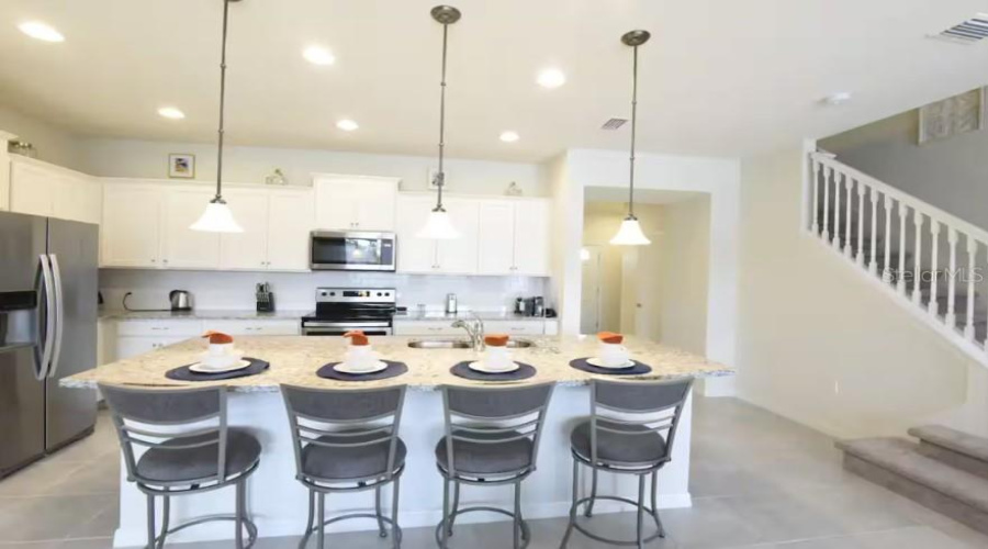 KISSIMMEE, Florida 34747, 5 Bedrooms Bedrooms, ,4 BathroomsBathrooms,Residential,For Sale,SYDNEY,0,MFRO6412966