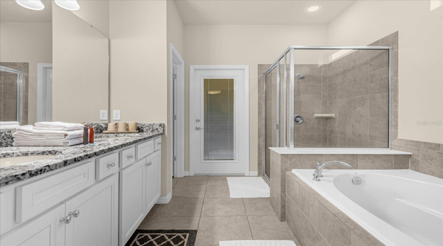 KISSIMMEE, Florida 34747, 8 Bedrooms Bedrooms, ,6 BathroomsBathrooms,Residential,For Sale,BENGAL,0,MFRS5148316