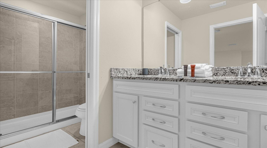 KISSIMMEE, Florida 34747, 8 Bedrooms Bedrooms, ,6 BathroomsBathrooms,Residential,For Sale,BENGAL,0,MFRS5148316