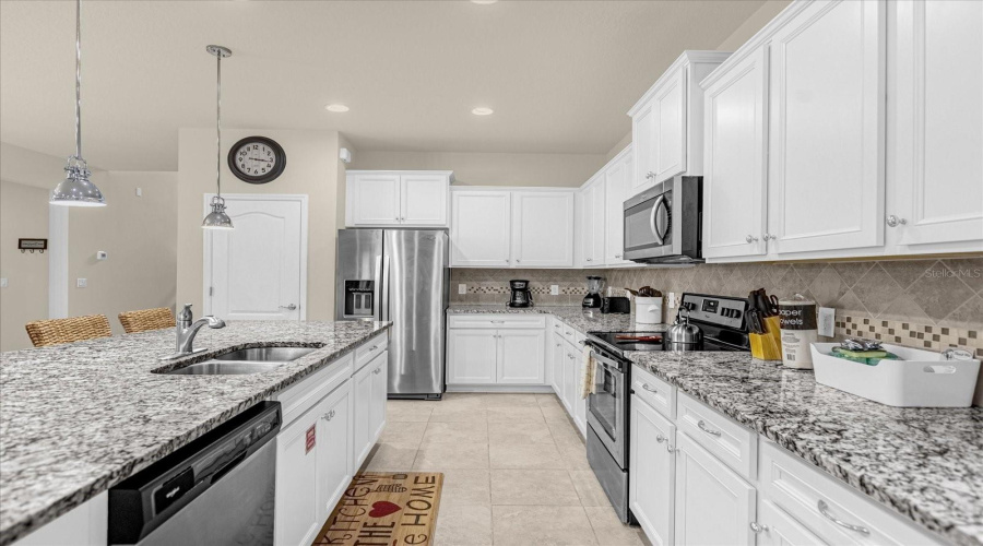 KISSIMMEE, Florida 34747, 8 Bedrooms Bedrooms, ,6 BathroomsBathrooms,Residential,For Sale,BENGAL,0,MFRS5148316